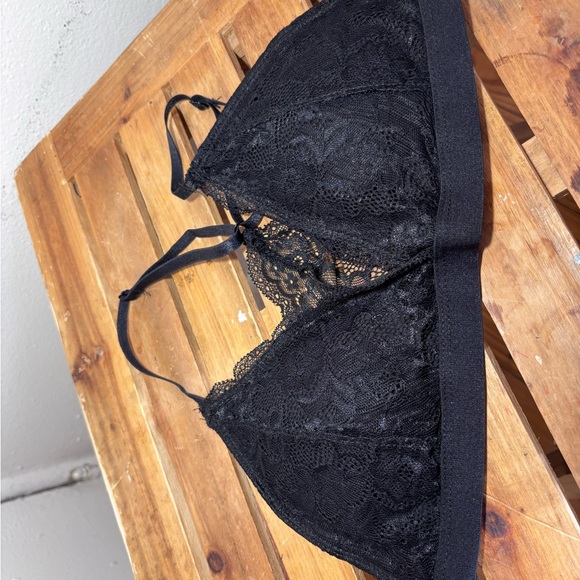 SWS Essentials Lace Bra - Picture 9 of 9